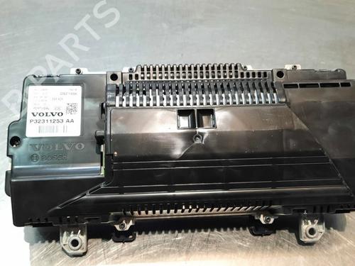 Instrument cluster VOLVO V60 II (225) D4 | BP17564014C47 