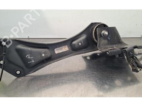 Venstre bagtil bærearm MERCEDES-BENZ CLA Shooting Brake (X118) CLA 180 d (118.603) (116 hp) 31633917