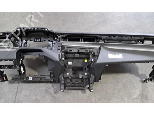 Used Dashboard PEUGEOT 308 III (FB_, FH_, FP_, F3_, FM_) PureTech 130 (FPHNSL, FPHNST) (131 hp) 29468207