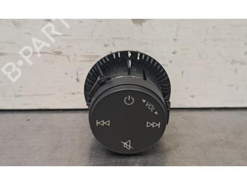 switch-audi-a3-sportback-8ya-8yf-2019-36680920 main image