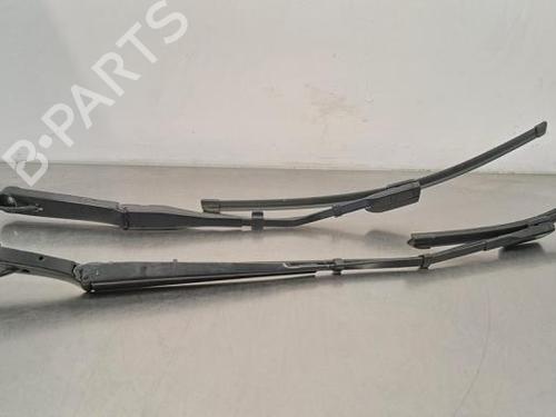 Used Front windshield wiper arm PEUGEOT 308 SW III (FC_, FJ_, FR_, F4_, FN_) PureTech 110 (FRHNPL) (110 hp) 23592158