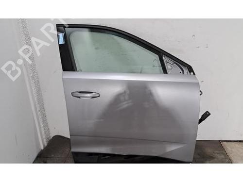 Used Right front door PEUGEOT 3008 III (KA_, KB_, KC_) e-210 (KCZKZX) (213 hp) 32408402