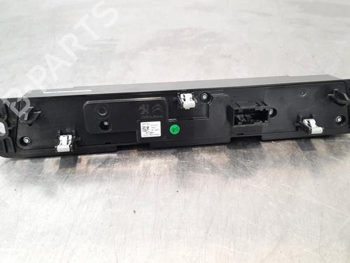 Climate control PEUGEOT 3008 II SUV (MC_, MR_, MJ_, M4_) 1.6 PureTech 180 (M45GFR, M45GFU) | BP15034781I5 