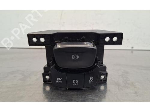 switch-toyota-c-hr-_x1_-2016-36680703 main image