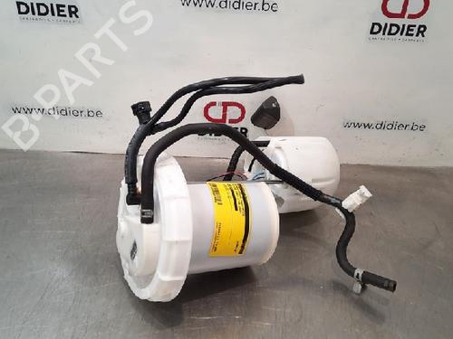 Used Fuel pump TOYOTA YARIS (_P13_) 1.5 (NSP131_) (112 hp) 11230877