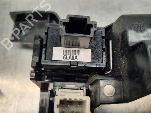 Switch NISSAN JUKE (F16_) DIG-T 117 | BP23608658I30