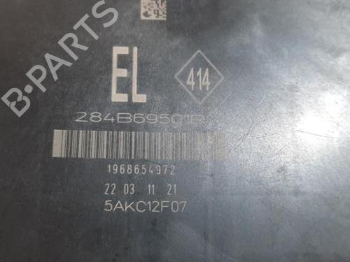 Fuse box RENAULT KADJAR (HA_, HL_) 1.3 TCe 140 (HLNB, HLN1) | BP40025847E1 - Image 4