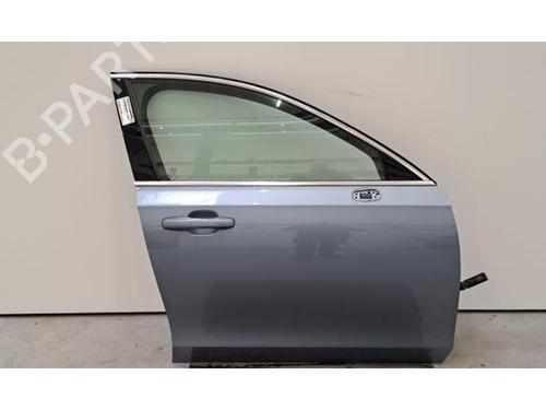 right-front-door-volvo-v90-ii-estate-235-2016-24965737 main image