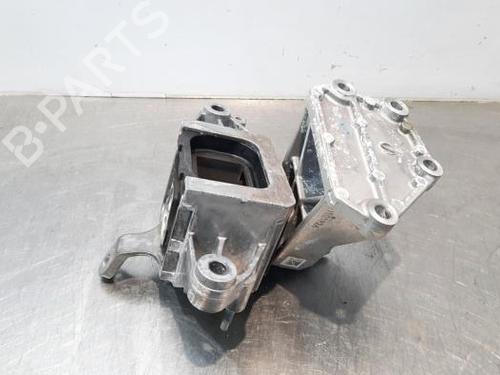 Used Engine mount KIA SORENTO I (JC) 2.5 CRDi (170 hp) 23578991
