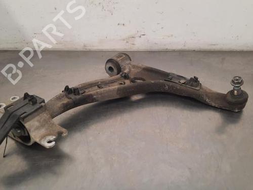 Used Right front suspension arm MERCEDES-BENZ A-CLASS (W176) A 180 (176.042) (122 hp) 23632893