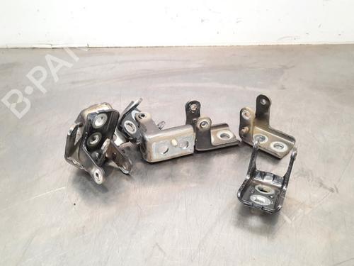 Used Hinge/Door check strap PEUGEOT 2008 II (UD_, US_, UY_, UJ_, UR_, UC_) 1.5 BlueHDI 130 (131 hp) 15038991