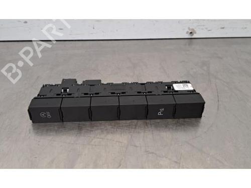 switch-vw-polo-vi-aw1-bz1-ae1-2017-34120788 main image