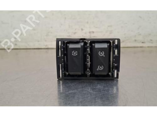 switch-renault-trafic-iii-van-fg_-2014-39417867 main image