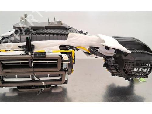 Used Heater matrix box PEUGEOT 308 III (FB_, FH_, FP_, F3_, FM_) PureTech 130 (FPHNSL, FPHNST) (131 hp) 28089445