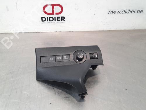 Used Switch OPEL CROSSLAND X / CROSSLAND (P17, P2QO) 1.2 (75) (110 hp) 10894151