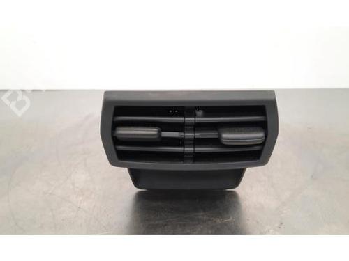 Used Air vent AUDI A3 Sportback (8YA, 8YF) 30 TDI (116 hp) 23608093