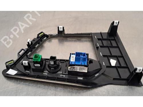 Middle console PEUGEOT 5008 II (MC_, MJ_, MR_, M4_) 1.5 BlueHDi 130 (MCYHZJ, MCYHZR, MCYHZX) | BP29468176I22 