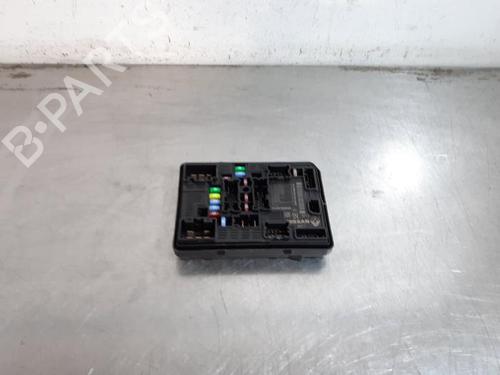 Used Fuse box Fuse box 37511684 37511684