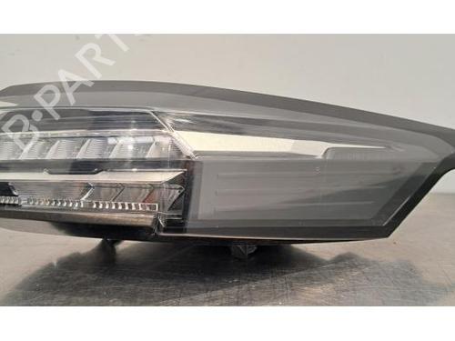 Used Right taillight PEUGEOT 308 III (FB_, FH_, FP_, F3_, FM_) BlueHDi 130 (FBYHZL, FBYHZT) (131 hp) 26534376