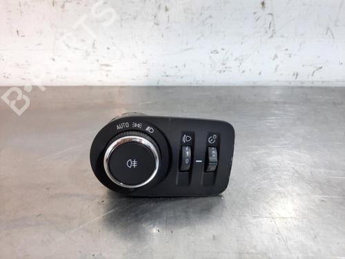 Used Headlight switch OPEL ASTRA K Sports Tourer (B16) 1.6 CDTi (35) (110 hp) 23586526