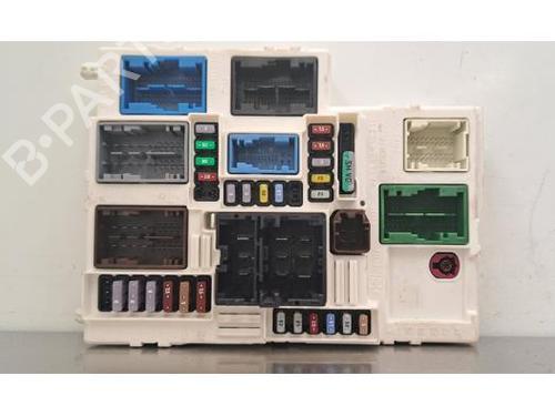 Used Fuse box PEUGEOT 308 III (FB_, FH_, FP_, F3_, FM_) BlueHDi 130 (FBYHZL, FBYHZT) (131 hp) 26534401