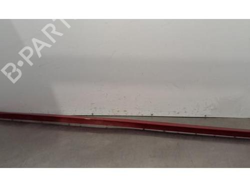 Used Right sideskirt PEUGEOT 308 III (FB_, FH_, FP_, F3_, FM_) BlueHDi 130 (FBYHZL, FBYHZT) (131 hp) 30806288