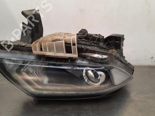 Used Right headlight NISSAN NAVARA NP300 Pickup (D23, D23T) 2.3 dCi 4x4 (D231, D23T) (190 hp) 23601930