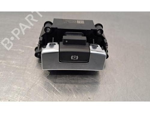 switch-land-rover-range-rover-velar-l560-2017-33743804 main image