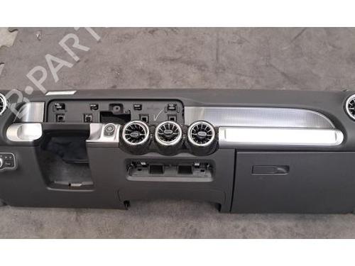 dashboard-mercedes-benz-glb-x247-2019-39153686 main image