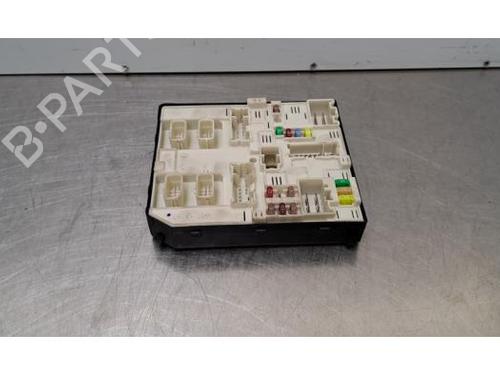 Used Fuse box Fuse box 37686271 37686271