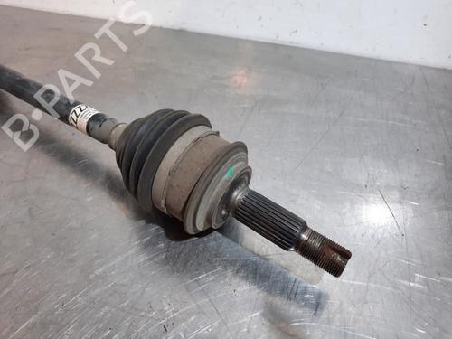 Right front driveshaft TOYOTA YARIS (_P13_) 1.5 Hybrid (NHP130_, NHP130) | BP15034052M39 
