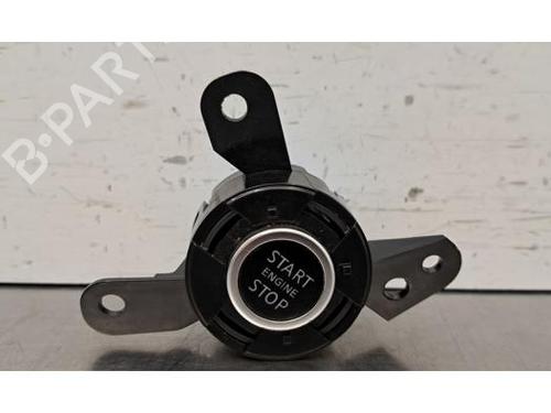 switch-nissan-juke-f16_-2019-36005310 main image