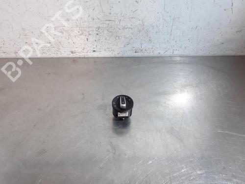 Used Headlight switch VW GOLF VI (5K1) 1.6 TDI (90 hp) 31272996