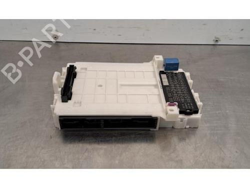 Używane Skrzynka bezpieczników Skrzynka bezpieczników SUZUKI SWIFT VI (ZD_, ZC_) 1.2 VVT Hybrid (ZCEDS, AOL312) (83 hp) 33834793 33834793