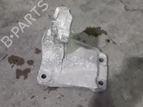 Used Engine mount BMW 5 (F10) 518 d (136 hp) 10877297