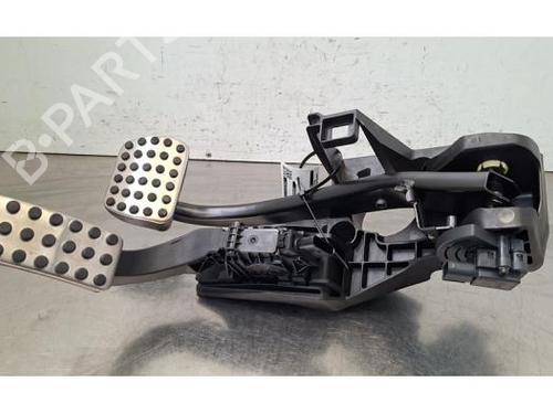 Used Pedal Pedal MERCEDES-BENZ CLA (C118) CLA 200 Mild-Hybrid (118.387) (163 hp) 40285514 40285514