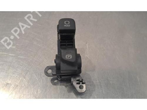 switch-toyota-yaris-cross-mxp_-2020-32847190 main image