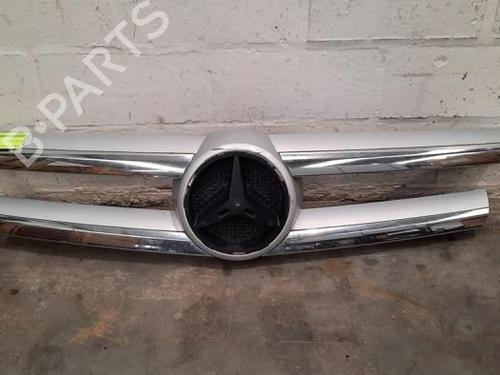 Used Grille MERCEDES-BENZ GL-CLASS (X166) GL 350 CDI / BlueTec 4-matic (166.823, 166.824) (258 hp) 23630670