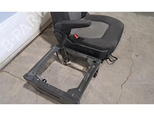 Left front seat VW CRAFTER Van (SY_, SX_) 2.0 TDI FWD (SYB, SYC, SYD) | BP31283116C15