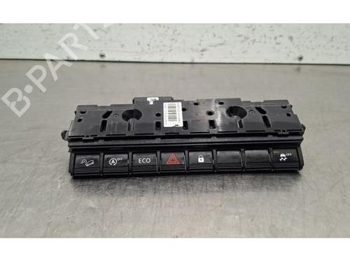 Used Warning switch Warning switch DACIA DUSTER (HM_) 1.2 TCe 125 (HMMA) (125 hp) 40483943 40483943