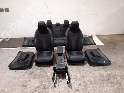 Sæde sæt PEUGEOT 308 III (FB_, FH_, FP_, F3_, FM_) PureTech 130 (FPHNSL, FPHNST) (131 hp) 28593277