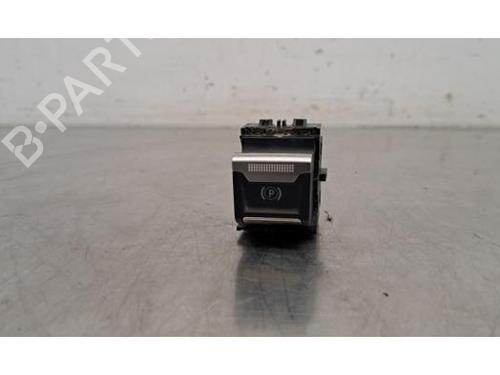 Used Switch PEUGEOT 2008 II (UD_, US_, UY_, UJ_, UR_, UC_) 1.5 BlueHDI 130 (131 hp) 29701152