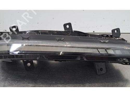 Used Left daytime light Left daytime light PEUGEOT 408 II (FP_, F3_, FM_) Hybrid 180 (F3DGXT) (181 hp) 40483792 40483792