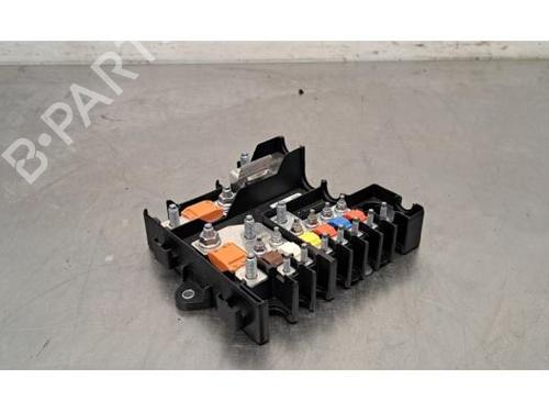 Used Fuse box IVECO DAILY VI Van 33S16, 35S16, 35C16, 40C16, 42S16, 50C16 (156 hp) 25705540