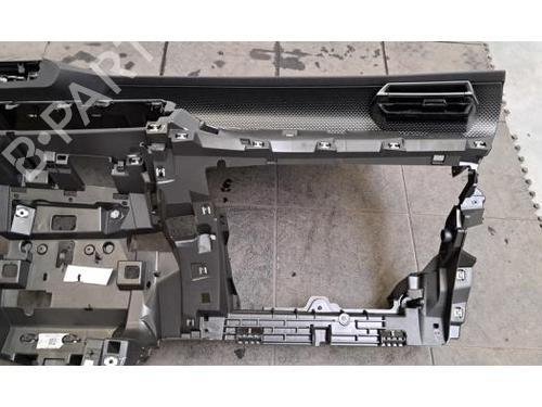 Salpicadero Salpicadero PEUGEOT 5008 III (KA_, KB_, KC_) e-210 (213 hp) 35935445 35935445