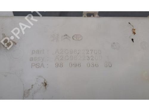Used Windscreen washer tank Windscreen washer tank OPEL VIVARO C Van (K0) 1.5 (120 hp) 36757779 36757779