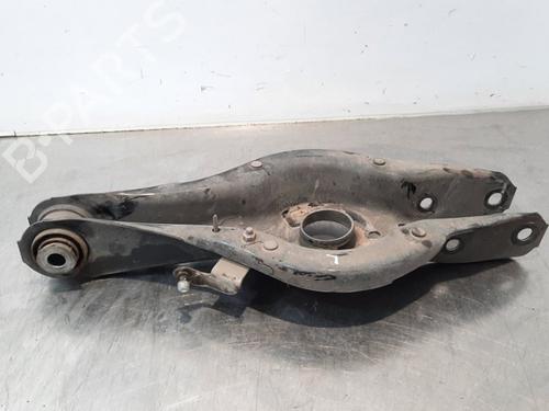 Venstre bagtil bærearm BMW 1 (F20) 118 i (136 hp) 15037448