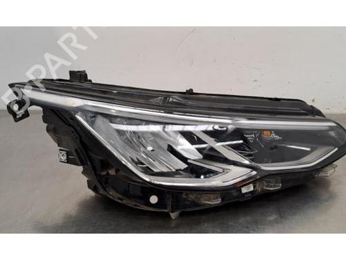 Used Right headlight VW GOLF VIII Variant (CG5, DB5) 1.5 eTSI (131 hp) 31054260
