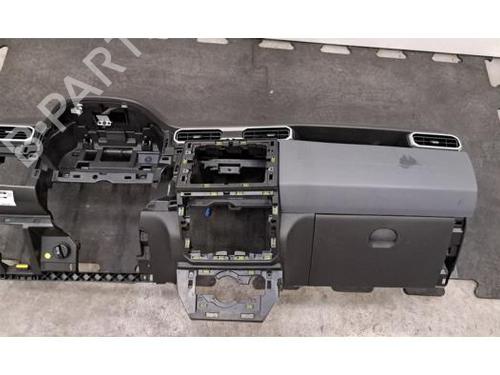 Used Dashboard Dashboard DACIA DUSTER (HM_) 1.2 TCe 125 (HMMA) (125 hp) 39754467 39754467