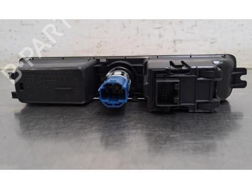 Switch AUDI Q3 (F3B) 2.5 RS TFSI quattro | BP35997705I30 - Image 2